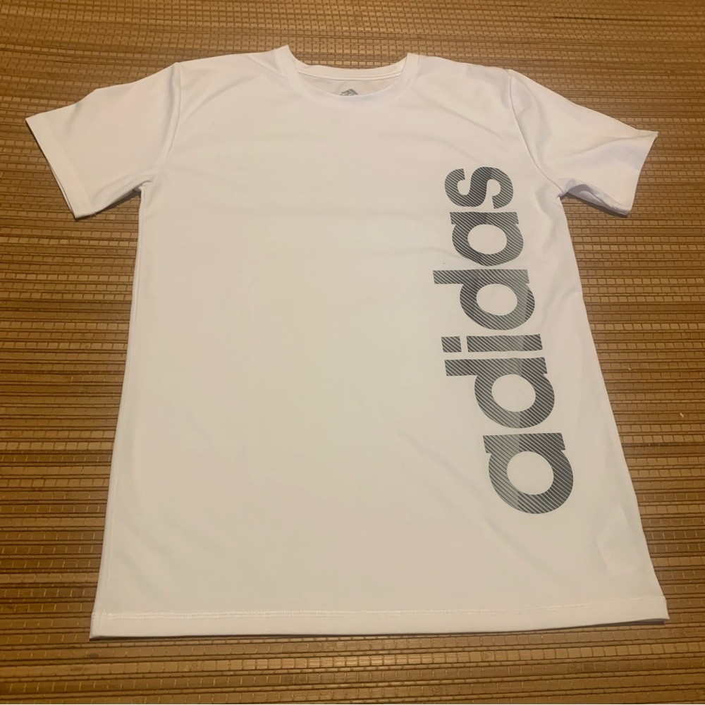 Adidas short sleeve t shirt size L 14/16 XL 18/20